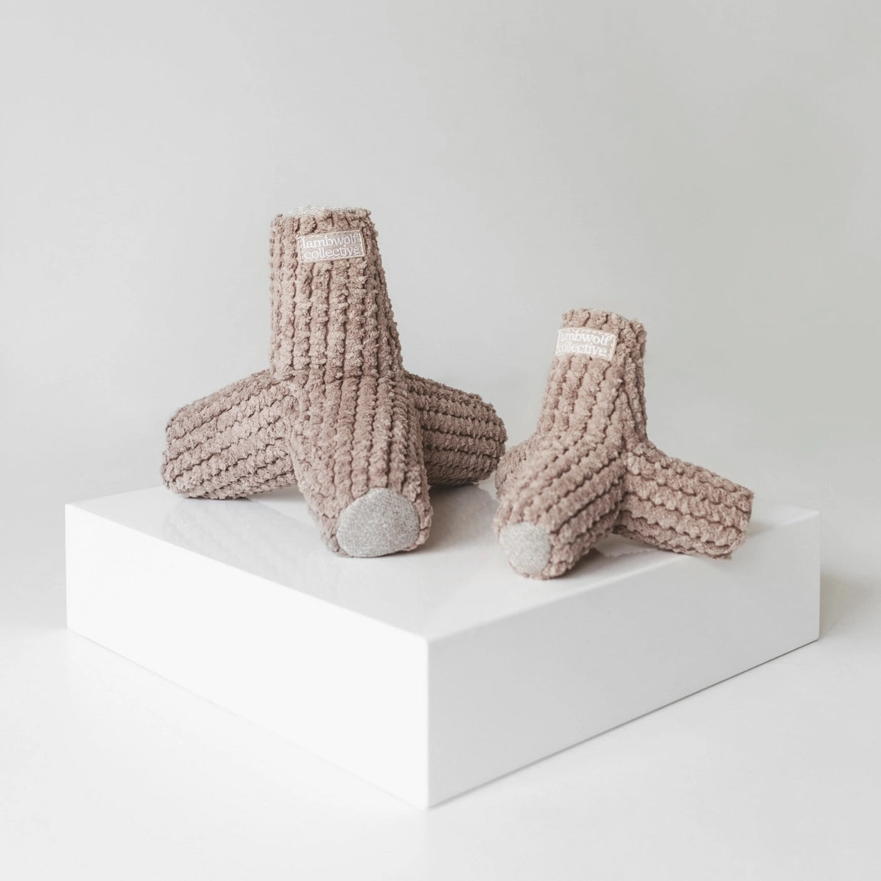 Lambwolf Collective - BREUER Taupe Small (15 cm)