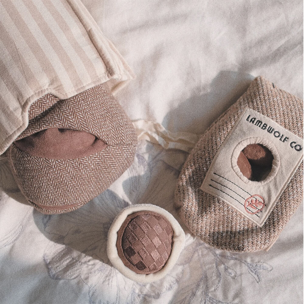 Lambwolf Collective - Coffee Beans (18 cm)