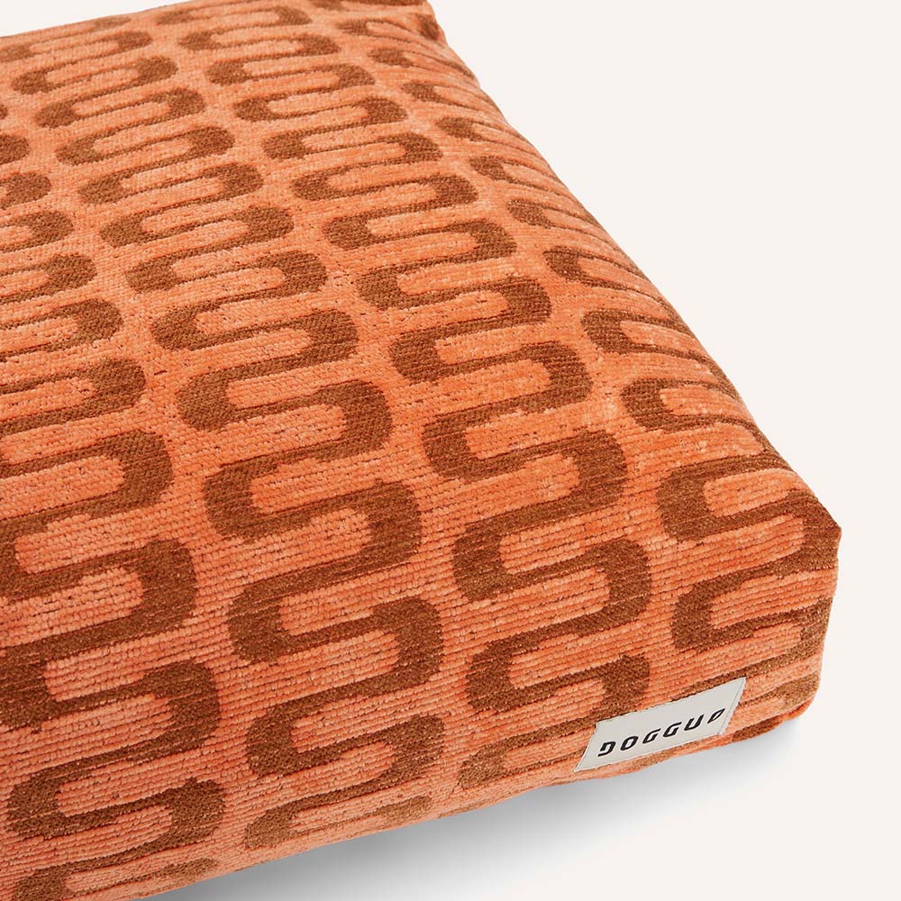 DOGGUO - Retro Wave Dog Bed - Apricot/Brown