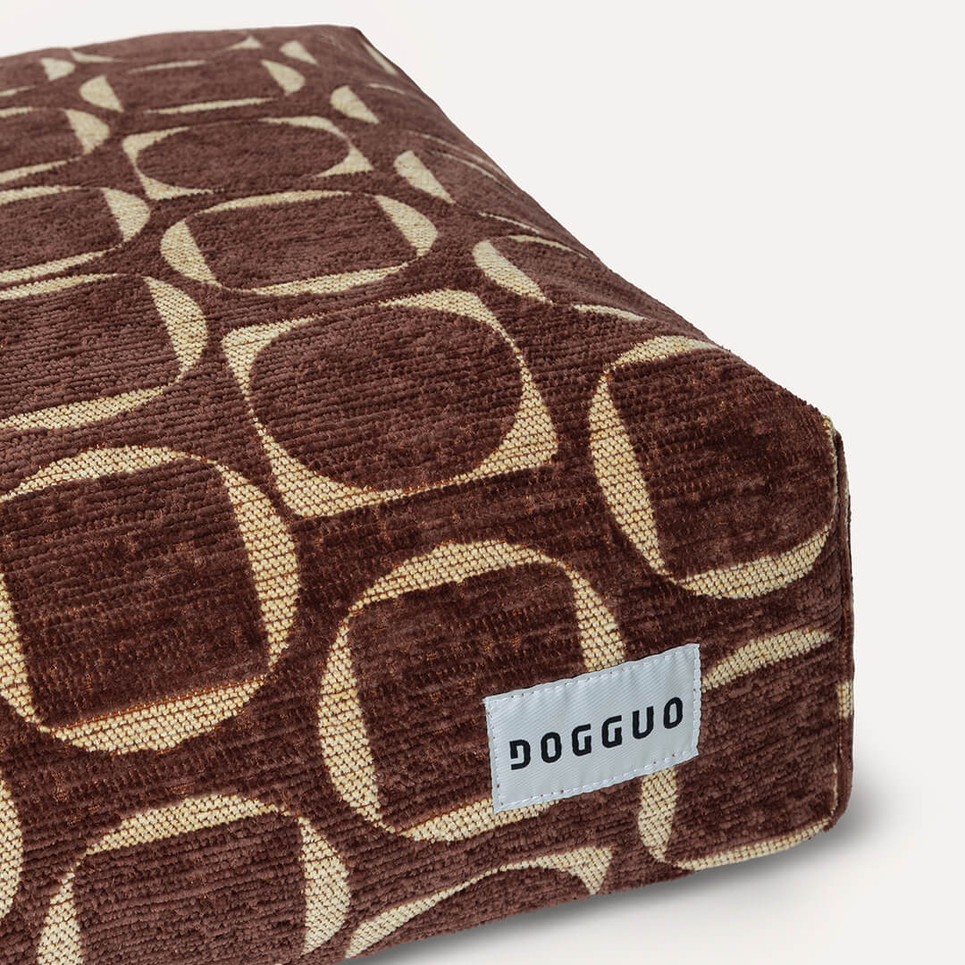 DOGGUO - Retro hondenmand - Bruin/Geel